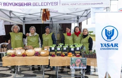 İzmir’de yüzlerce gönüllü &quot;İyilik&quot; için tek yürek oldu
