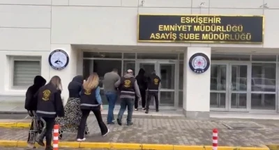 İzmir&rsquo;deki 1 milyon 500 bin TL&rsquo;lik hırsızlığın 4 ş&uuml;phelisi Eskişehir&rsquo;de yakalandı
