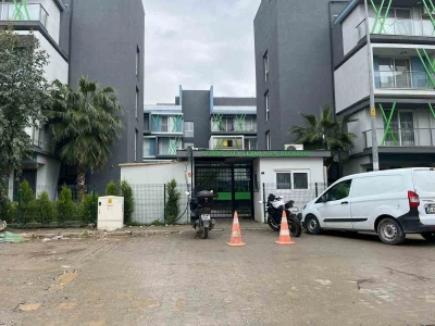 İzmir&rsquo;deki korkun&ccedil; cinayetin g&ouml;rg&uuml; tanığı konuştu: "Silah sesine koştuk, kanlar i&ccedil;inde bulduk"
