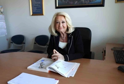 İzmir Ekonomi&rsquo;nin &lsquo;Bilim &Ouml;d&uuml;l&uuml;&rsquo; gururu
