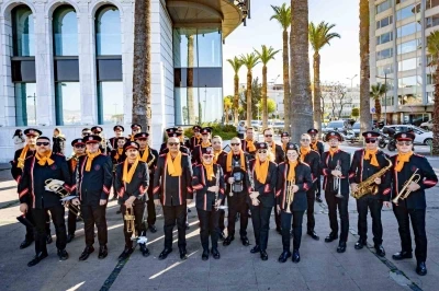 İzmir&rsquo;in tarihine 83 yıldır "m&uuml;zikle" tanıklık ediyorlar
