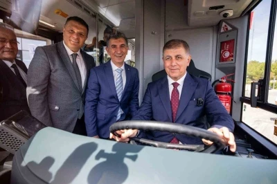 İzmir&rsquo;in ulaşım geleceği ortak akılla şekilleniyor

