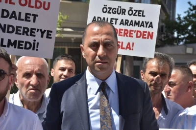 İzmir kentsel d&ouml;n&uuml;ş&uuml;m mağdurları CHP y&ouml;netimine tepki g&ouml;sterdi
