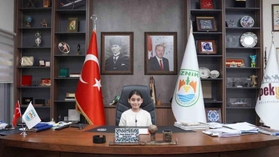 İznik&rsquo;te 23 Nisan&rsquo;ın başkanı Ada oldu

