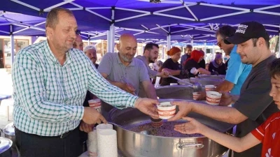 İznik&rsquo;te 5 bir kişilik aşure ikramı
