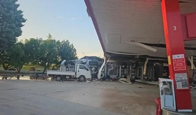 İznik&rsquo;te k&ouml;m&uuml;r y&uuml;kl&uuml; tır akaryakıt istasyonuna daldı: 1 &ouml;l&uuml;

