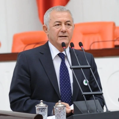 İZSİAD Danışma Kurulu adaylık i&ccedil;in Y&uuml;ksel isminde uzlaştı
