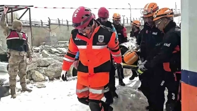 JAK timinden ağır kış şartlarına m&uuml;dahale tatbikatı
