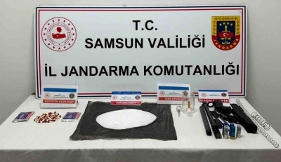 Jandarma 1 kilo 109 gram metamfetamin ele ge&ccedil;irdi
