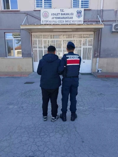 Jandarma 16 yıl hapis cezasıyla aranan şahsı yakaladı
