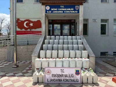 Jandarma 2 bin 270 litre sahte sıvı g&uuml;bre ele ge&ccedil;irildi
