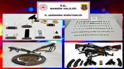 Jandarma'dan Mardin&rsquo;de Eş Zamanlı Operasyon: Silah, Uyuşturucu ve Tarihi Eser Ele Ge&ccedil;irildi