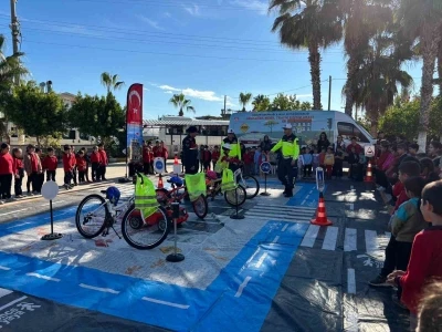 Jandarma&rsquo;dan &ouml;ğrencilere trafik eğitimi
