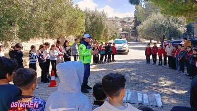 Jandarma ekiplerinden &ouml;ğrencilere trafik bilinci eğitimi
