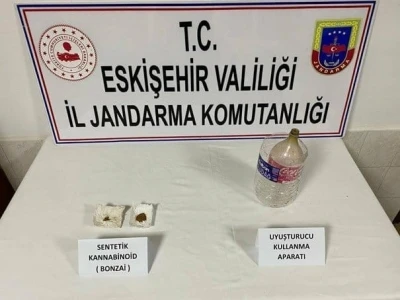 Jandarma Eskişehir’e uyuşturucu getiren 2 şüpheliyi yakaladı
