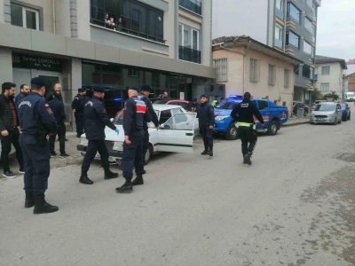 Jandarma personelini yaralayan sürücü, kovalamaca sonrası yakalandı
