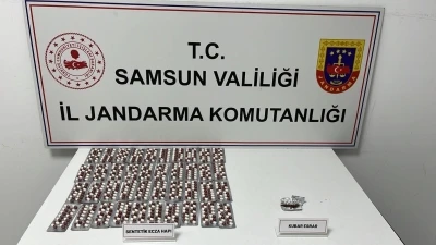 Jandarma taksideki yolcuları uyuşturucuyla yakaladı
