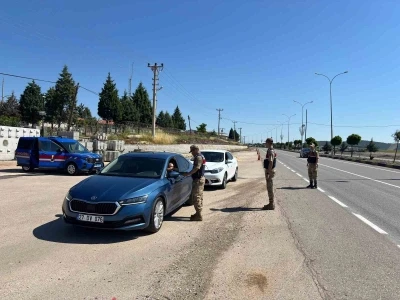 Jandarmadan bayram trafiği denetimi ve huzur-g&uuml;ven uygulaması
