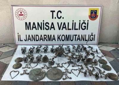 Jandarmadan kaçak kazı yapan 10 kişiye suçüstü
