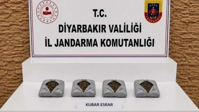 Jandarmadan narkotik darbesi: Kilolarca toz esrar ve binlerce hap ele ge&ccedil;irildi!