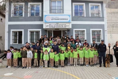 Jandarmadan Niğde&rsquo;de &ouml;ğrencilere meslek tanıtımı ve g&uuml;venlik eğitimi

