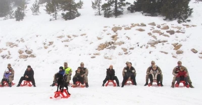 Jandarmadan şehit ve gazi &ccedil;ocuklarına anlamlı etkinlik
