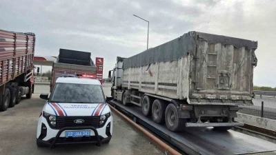 Jandarmadan tonaj uygulaması: 2 araca 120 bin lira ceza kesildi
