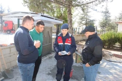 Jandarmadan vatandaşlara kadına şiddetle mücadele eğitimi
