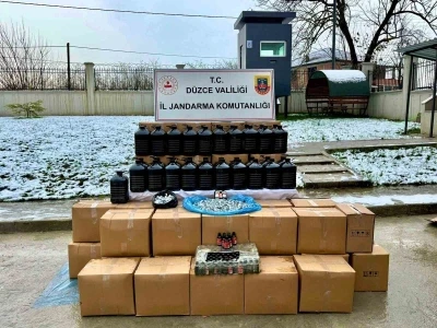Jandarmadan yeni yıl &ouml;ncesi ka&ccedil;ak alkol operasyonu
