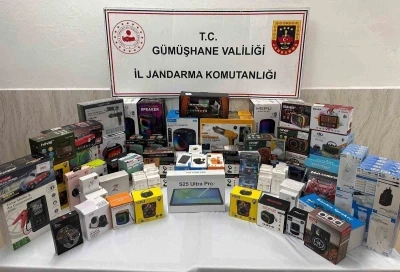 Jandarmadan yol kontrol&uuml;nde 500 bin TL değerinde ka&ccedil;ak elektronik &uuml;r&uuml;n ele ge&ccedil;irildi
