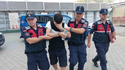 Jandarmanın takibi sonucu uyuşturucuyla yakalandı
