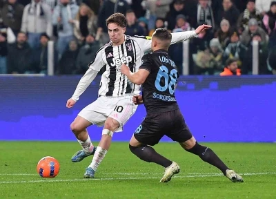 Juventus, Napoli&rsquo;yi farklı mağlup etti
