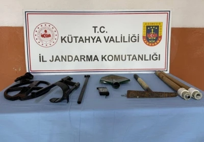 Ka&ccedil;ak kazı malzemeleri ele ge&ccedil;irildi, 2 ş&uuml;pheli yakalandı
