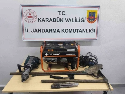Ka&ccedil;ak kazı ve uyuşturucu operasyonlarında 11 kişi yakalandı
