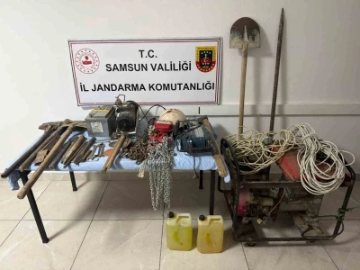 Kaçak kazı yapan 4 şahıs jandarmaya yakalandı
