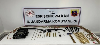 Kaçak kazı yapan 5 şüpheliye jandarmadan suçüstü
