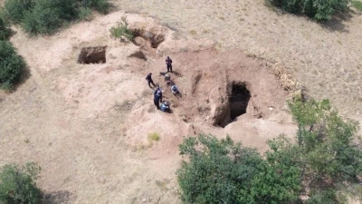 Kaçak kazı yapanlara suçüstü: Define avcıları dronla tespit edildi
