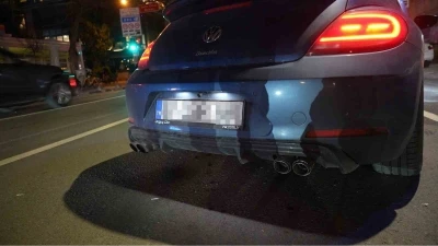 Kadık&ouml;y&rsquo;de abartı egzoz denetimi: Ara&ccedil;lara ceza yağdı
