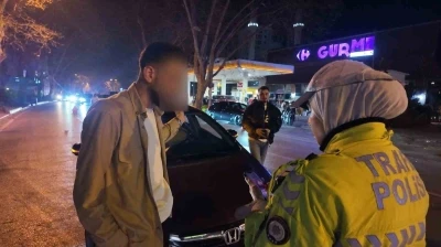 Kadık&ouml;y&rsquo;de sunrooftan &ccedil;ıkan gen&ccedil;: "&Uuml;zerine &ccedil;ıkalım diye yapmışlar"
