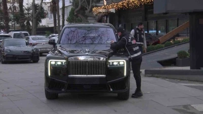 Kadık&ouml;y&rsquo;de vurgun iddiasıyla g&uuml;ndeme gelen galeriye operasyon
