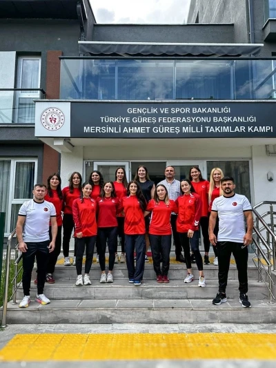 Kadın Güreş Milli Takımı, Dünya Şampiyonası’na uğurlandı
