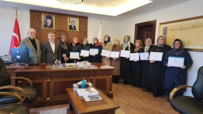 Kadın Kur&rsquo;an kursu &ouml;ğreticilerine y&ouml;nelik Talim ve Tashih-i Huruf Kursu tamamlandı
