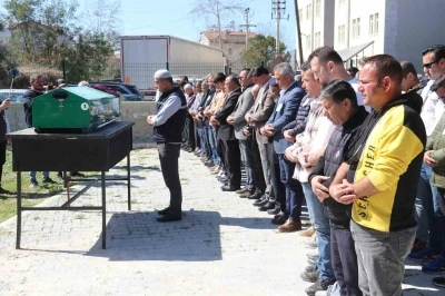 Kadınlar G&uuml;n&uuml;&rsquo;nde kocası tarafından katledilen kadın toprağa verildi
