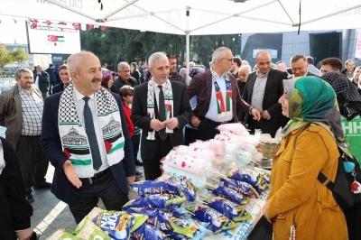 Kadınların el emeği ürünleri Filistinliler için satışa sunuldu
