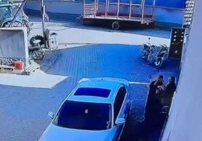 Kadınların saç baş sokak kavgası kamerada
