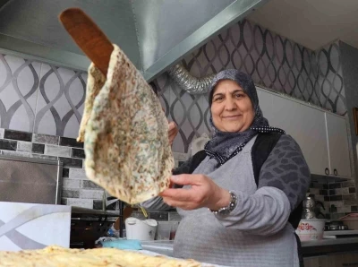 &rsquo;Kadınsın yapamazsın&rsquo; dediler, g&ouml;zleme satarak 10 &ccedil;ocuk b&uuml;y&uuml;tt&uuml;
