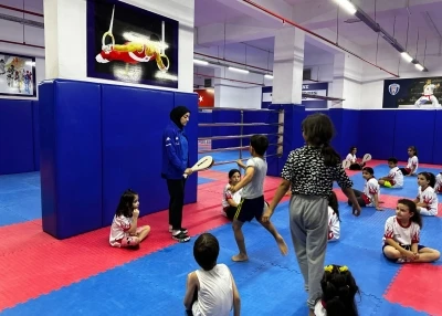 Kağıthane Belediyesi&rsquo;nin d&uuml;zenlediği Yaz Spor Okulları&rsquo;nda eğitimler hızla devam ediyor
