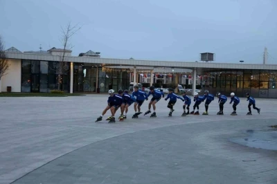 Kağıtsporlu patenciler T&uuml;rkiye ikincisi oldu
