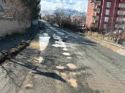 Kağızman&rsquo;da yol &ccedil;ilesi yıllardır &ccedil;&ouml;z&uuml;me kavuşmadı
