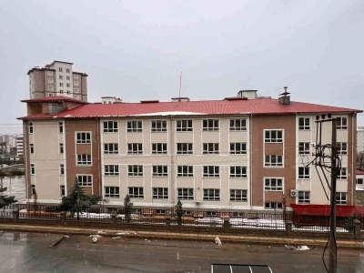 Kahramanmaraş&rsquo;ın bazı il&ccedil;elerinde eğitime Salı g&uuml;n&uuml; i&ccedil;in ara verildi
